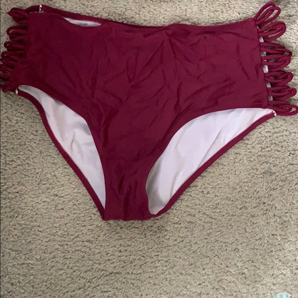 Bikini - Picture 3 of 3